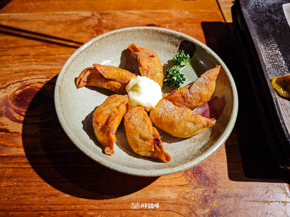 【中山站美食】阿薄郎薄皮餃子專賣店:下班後的避風港,必吃煎餃與噴汁串燒 - 第9張圖 【中山站美食】阿薄郎薄皮餃子專賣店:下班後的避風港,必吃煎餃與噴汁串燒